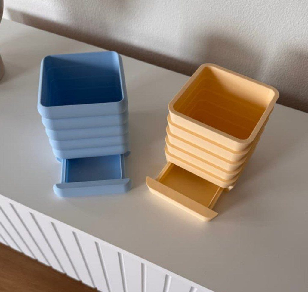 [BN3D-000947] Maceta de tubos y escalones