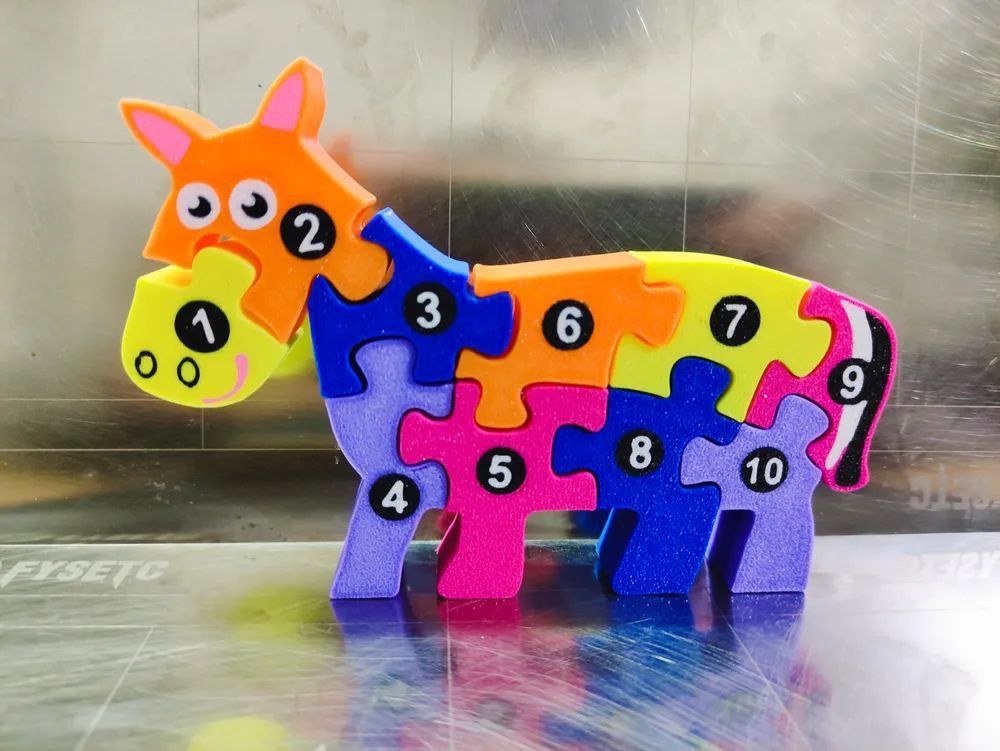 [BN3D-001040] Puzzle de caballo Montessori